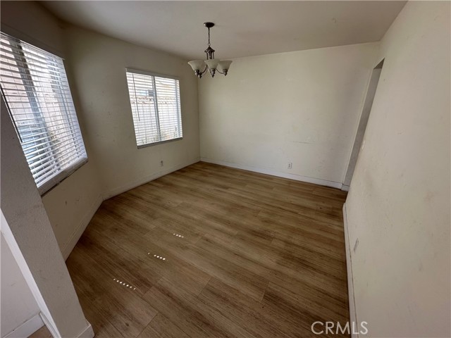 Detail Gallery Image 6 of 20 For 21041 Gault #C,  Canoga Park,  CA 91303 - 3 Beds | 2/1 Baths