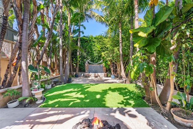 31719 Coast Highway, Laguna Beach CA: https://media.crmls.org/medias/2ac49786-8dfb-4275-83a7-9ce72d4faf37.jpg