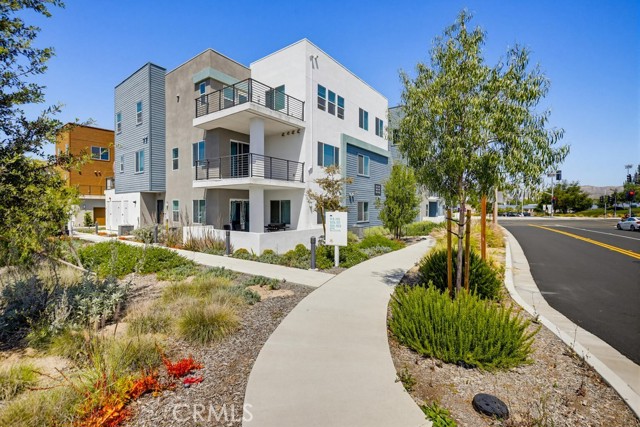 Front Image Thumbnail for CROC26078581