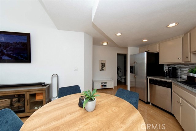 Detail Gallery Image 10 of 29 For 327 Chestnut Ave #310,  Long Beach,  CA 90802 - 1 Beds | 1 Baths