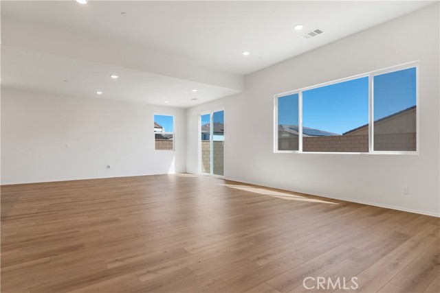 Detail Gallery Image 7 of 26 For 13743 Mesa View Dr, Victorville,  CA 92392 - 5 Beds | 2 Baths