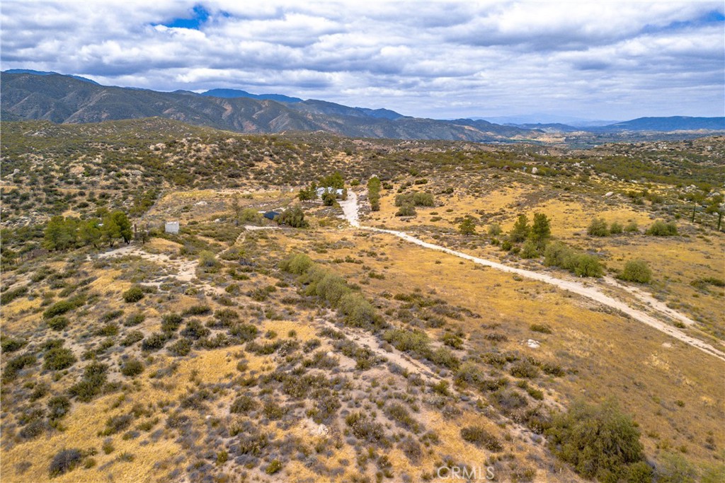 https://media.crmls.org/medias/2ac60c6f-eb83-4e03-96fd-c9dbba5a2e4f.jpg?preset=X-Large