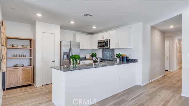 Detail Gallery Image 2 of 21 For 14261 Clemson St, Hesperia,  CA 92345 - 4 Beds | 2 Baths