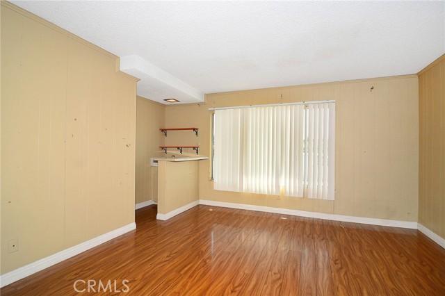 12731 Stagg Street photo 6
