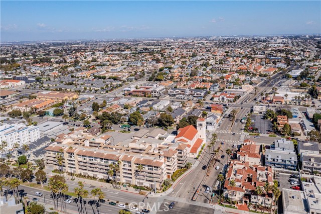 Detail Gallery Image 32 of 34 For 230 S Catalina Ave #303,  Redondo Beach,  CA 90277 - 2 Beds | 2 Baths