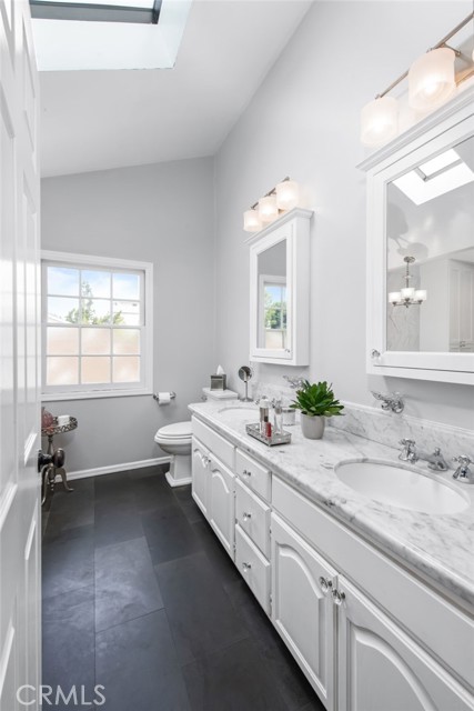 4323 Laurelgrove Avenue, Studio City CA: https://media.crmls.org/medias/2ac74ff2-a8b7-4518-a73f-5c757450586f.jpg