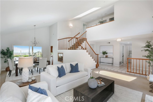 2245 Avenida Oliva, San Clemente CA: https://media.crmls.org/medias/2ac83760-819c-47f6-97bf-5b9ccb3529c6.jpg