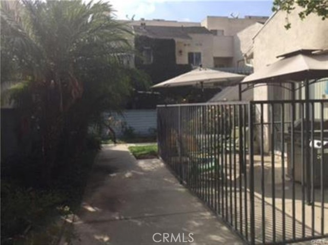 18411 HATTERAS, Tarzana CA: https://media.crmls.org/medias/2ac85d18-bf35-4f6f-8144-8022df34f8f9.jpg