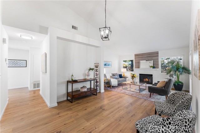 Detail Gallery Image 5 of 46 For 3519 Jupiter Ave, Palmdale,  CA 93550 - 4 Beds | 2 Baths