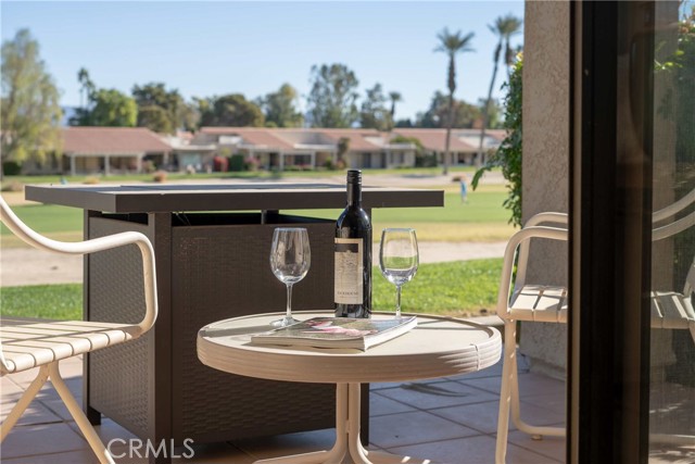 41981 Preston Trail, Palm Desert CA: https://media.crmls.org/medias/2ac89724-8d36-48b5-87ef-636eb43e64d0.jpg