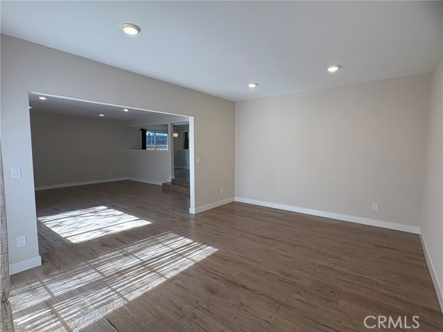 Detail Gallery Image 10 of 41 For 20420 Keswick St, Winnetka,  CA 91306 - 4 Beds | 3 Baths