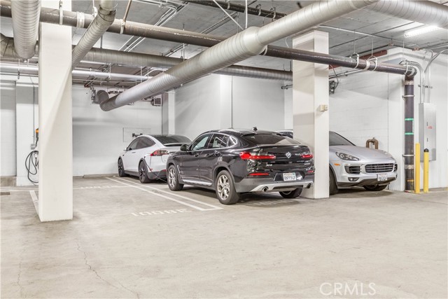 1111 S Grand Avenue, Los Angeles CA: https://media.crmls.org/medias/2ac9020c-2247-4ec1-b7d0-9ddfb048333f.jpg