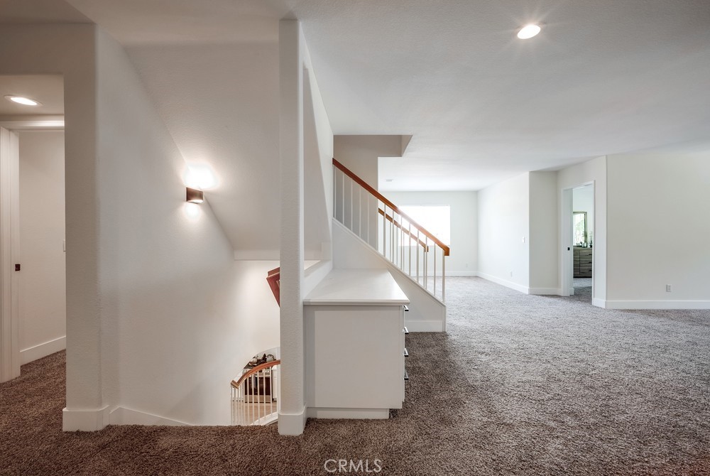 https://media.crmls.org/medias/2ac9d551-7b32-4972-97fb-7cce4076c855.jpg?preset=X-Large