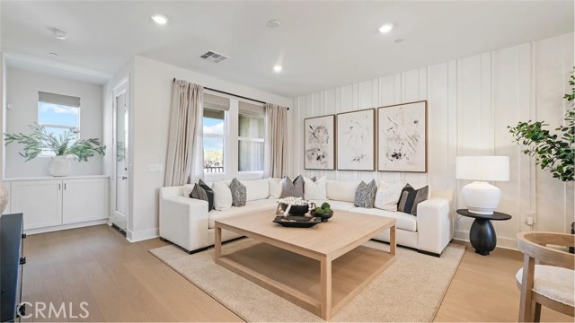 Detail Gallery Image 9 of 28 For 1750 E Park St #20,  Anaheim,  CA 92805 - 3 Beds | 2/1 Baths