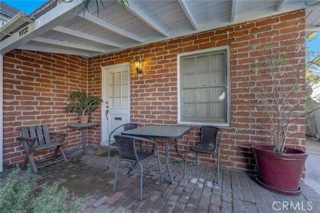 Detail Gallery Image 1 of 25 For 11735 Tennessee Ave, Los Angeles,  CA 90064 - 2 Beds | 1 Baths