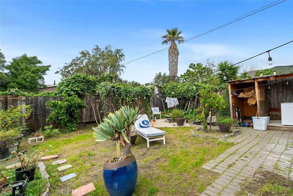 https://media.crmls.org/medias/2acb2469-a701-46e0-becf-5e6855b692ee.jpg?preset=X-Large