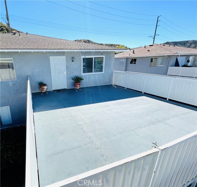 28166 Robin Avenue, Saugus (santa Clarita), CA 91350 Listing Photo  3