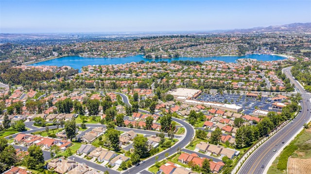23524 Ribalta, Mission Viejo CA: https://media.crmls.org/medias/2acb452c-2289-46f6-9d79-fce24d590a6a.jpg