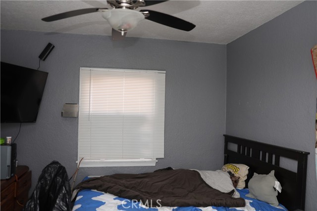 927 W 82nd Street, Los Angeles CA: https://media.crmls.org/medias/2acb5a89-946c-49ff-9f67-8cb40363e1a4.jpg