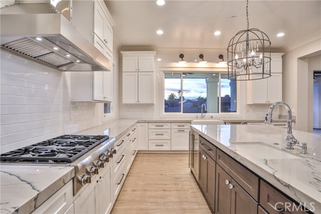 Detail Gallery Image 16 of 69 For 30361 Clear Water, Canyon Lake,  CA 92587 - 5 Beds | 3/1 Baths