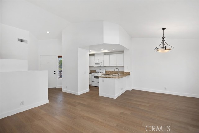 Detail Gallery Image 8 of 28 For 61 Rabano, Rancho Santa Margarita,  CA 92688 - 2 Beds | 2 Baths