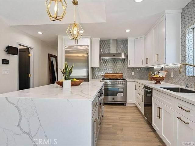 Detail Gallery Image 12 of 31 For 4931 Murietta Ave, Sherman Oaks,  CA 91423 - 4 Beds | 3 Baths