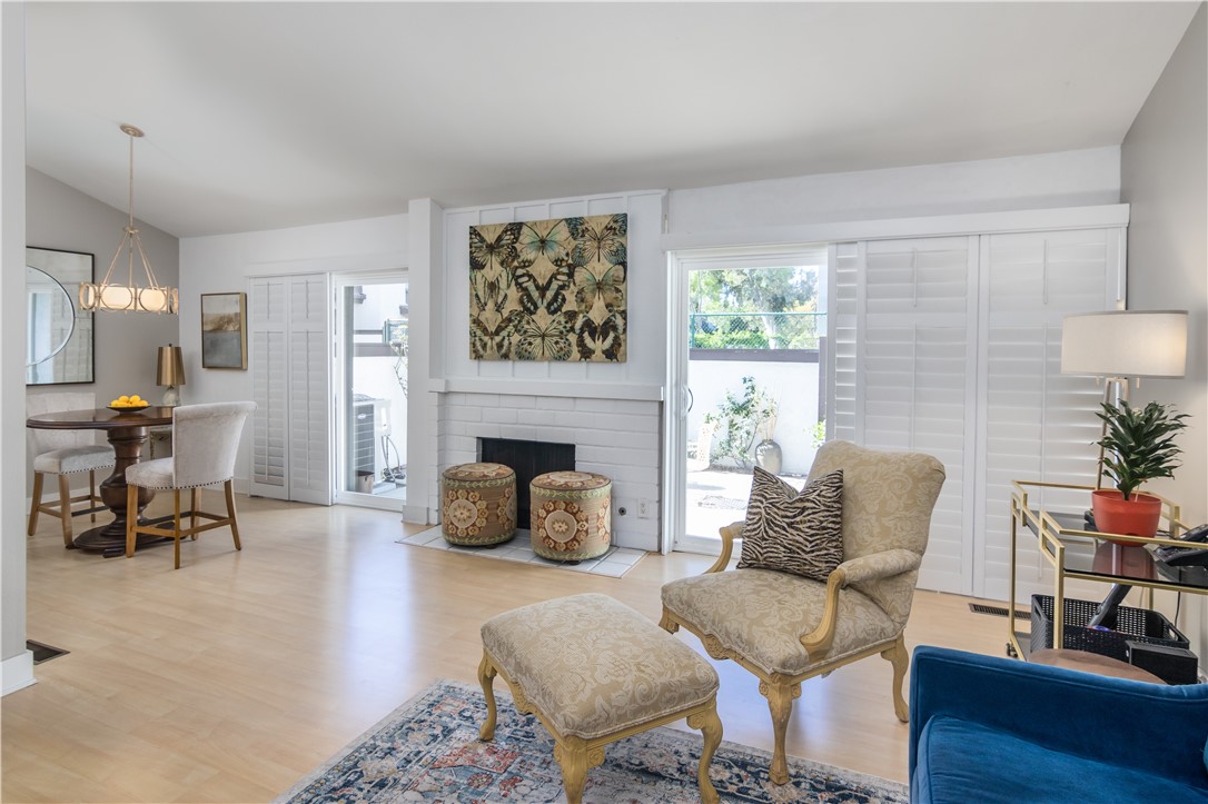 Detail Gallery Image 6 of 22 For 6265 Canoga Ave #49,  Woodland Hills,  CA 91367 - 2 Beds | 2 Baths