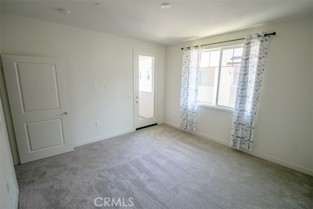 2850 Wagon Wheel Rd, Oxnard CA: https://media.crmls.org/medias/2ace2fa5-415a-43ae-b57d-9cc40fef35d9.jpg
