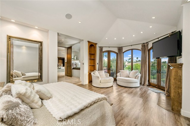 215 S Poinsettia Avenue, Manhattan Beach CA: https://media.crmls.org/medias/2acec5da-de37-4027-b34e-766c172a4ba1.jpg
