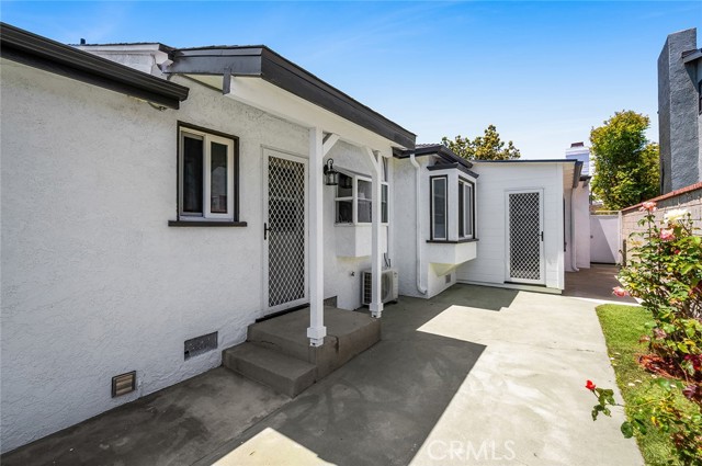 292 Covina Avenue, Long Beach CA: https://media.crmls.org/medias/2acf7366-b3ed-42d9-91dd-f179db56f774.jpg