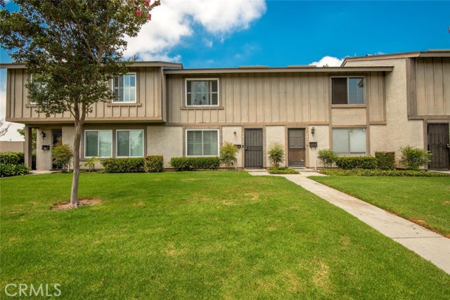 501 W Alton Avenue 2 Santa Ana, California Remodeled Townhouse in the South Coast Metro area ideally situated across from Lillie King Park. This spacious 3 bedroom 2 bath Townhouse is bright and open with high end wood laminate flooring throughout that is water proof and scratch proof, recessed lighting, dual pane windows, neutral paint palette, laundry hook ups and attached 2 car garage with ample storage. The gourmet kitchen boasts high end stainless steel appliances, custom backsplash, crisp white cabinetry and a large stainless steel sink overlooking the private patio. The Master bedroom has a park view, nook area, ceiling fan and walk in closet. Each guest room has new paint, ceiling fan and plantation shutters. The upstairs bathroom has been remodeled with a custom vanity, tile floor and detailed backsplash. Completing this home is the private patio that is spacious enough for outdoor seating and dining. The community also offers a pool and spa which are walking distance to the home. Enjoy living in this community where you can relax in the beautiful home surrounded by shops, restaurants, easy road access and great amenities!