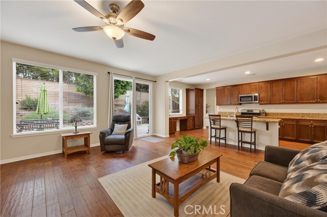 Detail Gallery Image 16 of 48 For 10798 Rosemary, Corona,  CA 92883 - 4 Beds | 3/1 Baths