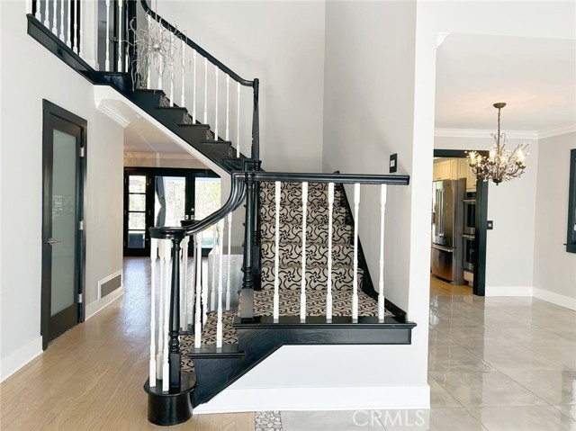 Detail Gallery Image 1 of 14 For 14581 Mulberry Ave, Irvine,  CA 92606 - 4 Beds | 4 Baths