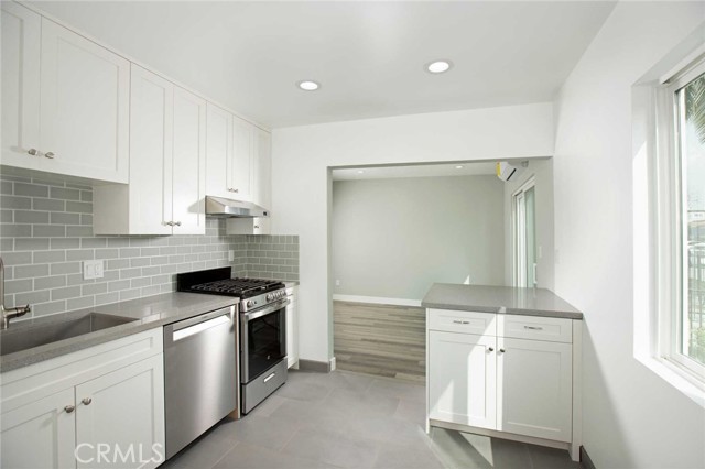 Detail Gallery Image 9 of 16 For 5459 Carlin a,  Los Angeles,  CA 90016 - 2 Beds | 1 Baths