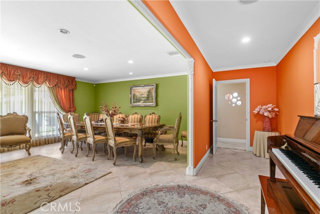 Detail Gallery Image 16 of 38 For 2741 E Glenoaks Bld, Glendale,  CA 91206 - 3 Beds | 2 Baths