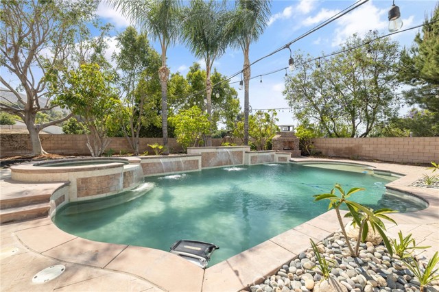 2394 Old Heritage Road, Riverside CA: https://media.crmls.org/medias/2ad1fc04-1e40-4598-b7f8-a64ed98edcb3.jpg