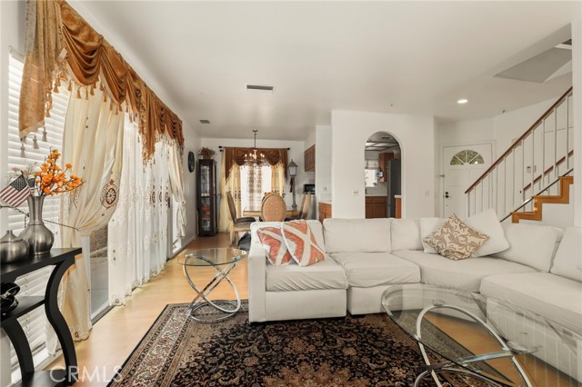 Detail Gallery Image 6 of 31 For 8755 Cedar St, Bellflower,  CA 90706 - 3 Beds | 2/1 Baths