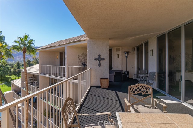 Detail Gallery Image 9 of 34 For 899 Island Dr #703,  Rancho Mirage,  CA 92270 - 3 Beds | 3/1 Baths