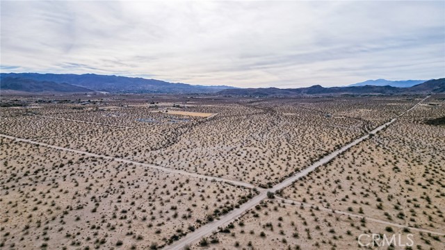 Detail Gallery Image 8 of 29 For 4500 Laferney Ave, Joshua Tree,  CA 92252 - – Beds | – Baths