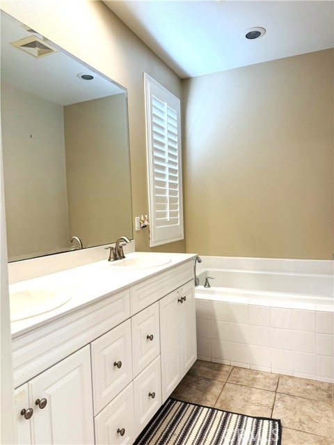 110 Desert Bloom, Irvine CA: https://media.crmls.org/medias/2ad37a8a-22f9-48c1-9d77-48fbd6d12b51.jpg