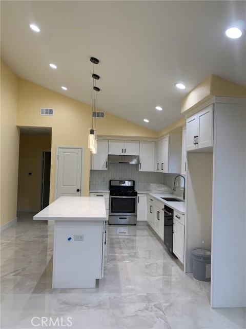 Detail Gallery Image 2 of 6 For 12685 Laux Ave, Garden Grove,  CA 92840 - 3 Beds | 2 Baths