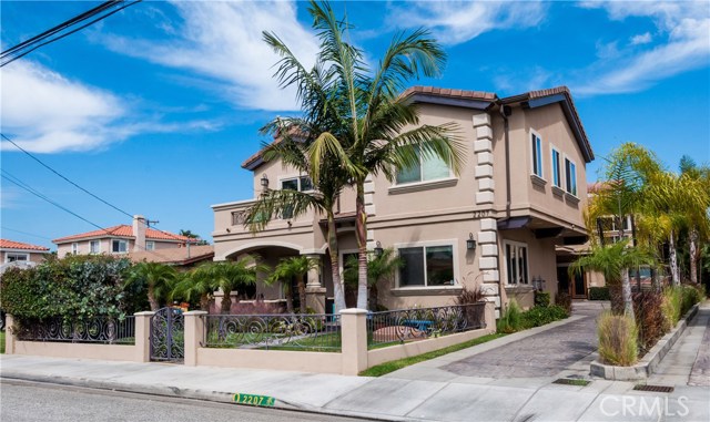 2207 Warfield Avenue, Redondo Beach, California 90278, 4 Bedrooms Bedrooms, ,2 BathroomsBathrooms,Residential,Sold,Warfield,SB16707979