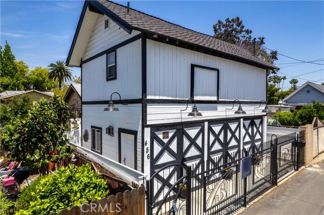 Detail Gallery Image 1 of 46 For 520 N Vine Rear Ave, Ontario,  CA 91761 - 1 Beds | 1 Baths