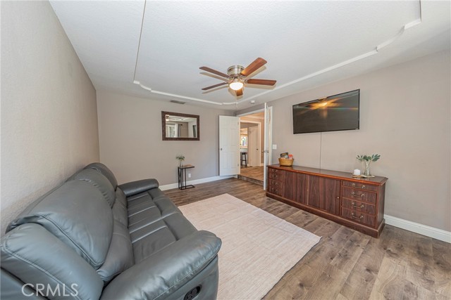 Detail Gallery Image 14 of 75 For 779 E Cole Ave, Fresno,  CA 93720 - 4 Beds | 2/1 Baths