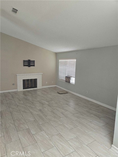 13740 Searson Drive, Moreno Valley CA: https://media.crmls.org/medias/2ad48f1b-da39-48ec-b1fe-ee509523c549.jpg