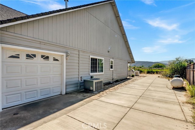 Detail Gallery Image 36 of 38 For 18695 Horseshoe Rd, Hidden Valley Lake,  CA 95467 - 3 Beds | 2/1 Baths