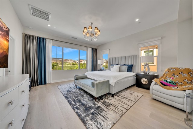 Detail Gallery Image 9 of 21 For 107 Hyperion, Irvine,  CA 92618 - 4 Beds | 3/1 Baths