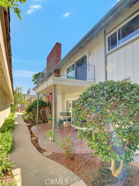 22627 Nadine Circle, Torrance CA: https://media.crmls.org/medias/2ad5d2ac-f776-440b-9514-8528b59b1a0f.jpg