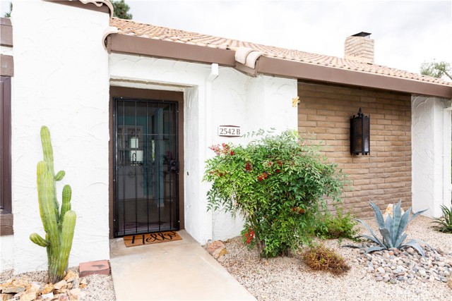 Detail Gallery Image 2 of 43 For 2542 Miramonte #B,  Palm Springs,  CA 92264 - 2 Beds | 2 Baths