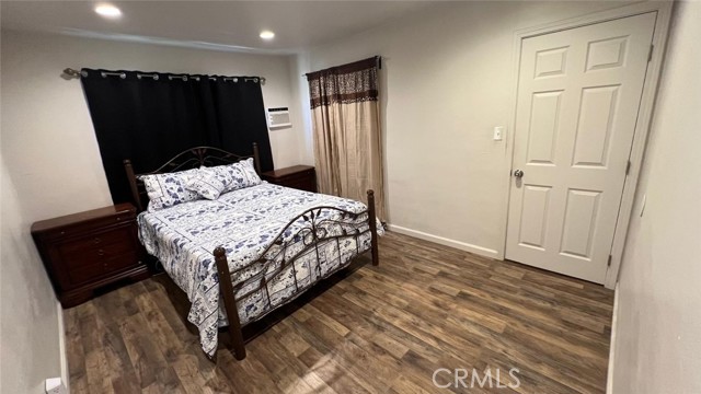 320 E Acacia Avenue, Hemet CA: https://media.crmls.org/medias/2ad61201-ac00-42aa-9e4d-4b03ab870499.jpg